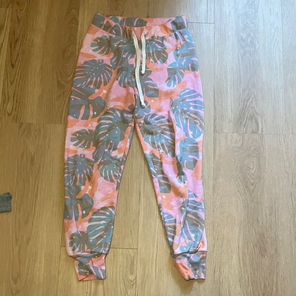 Wildfox Pants - Wildfox Pink and Gray Tropical Joggers